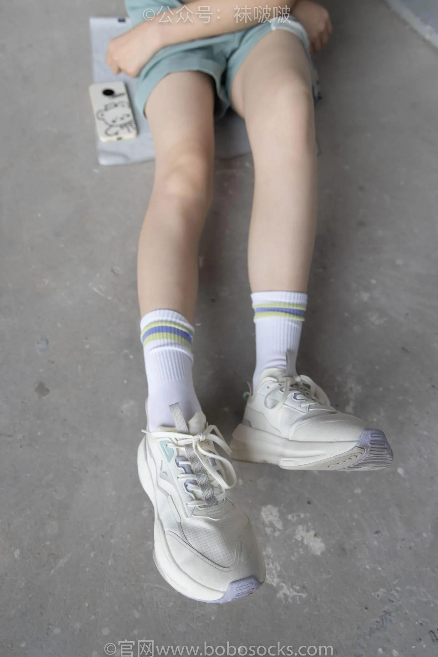 [BoBoSocks袜啵啵]NO.025 熊熊-安踏运动鞋、白色棉袜（踩脏）、裸足 [146P]插图